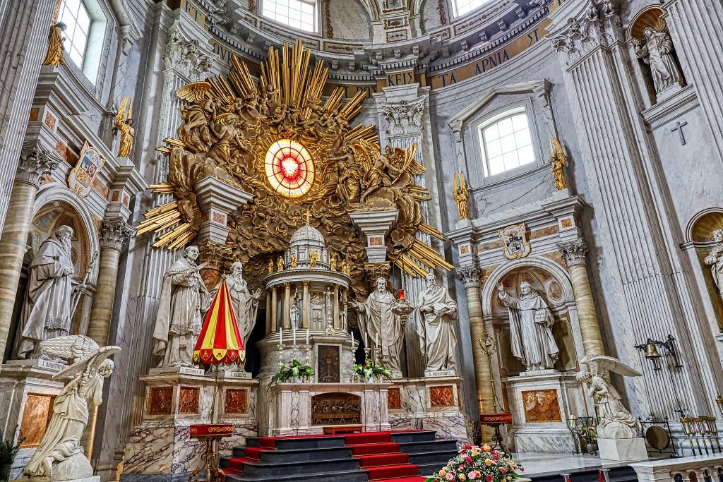 Basiliek Heiligen Agatha Barbara hdr rooms katholiek kerk Oudenbosch kerkfotografie religie religion bedevaart pelerinage kathedraal pelgrimage saint cathedrale cathedral basiliek basilique basilica